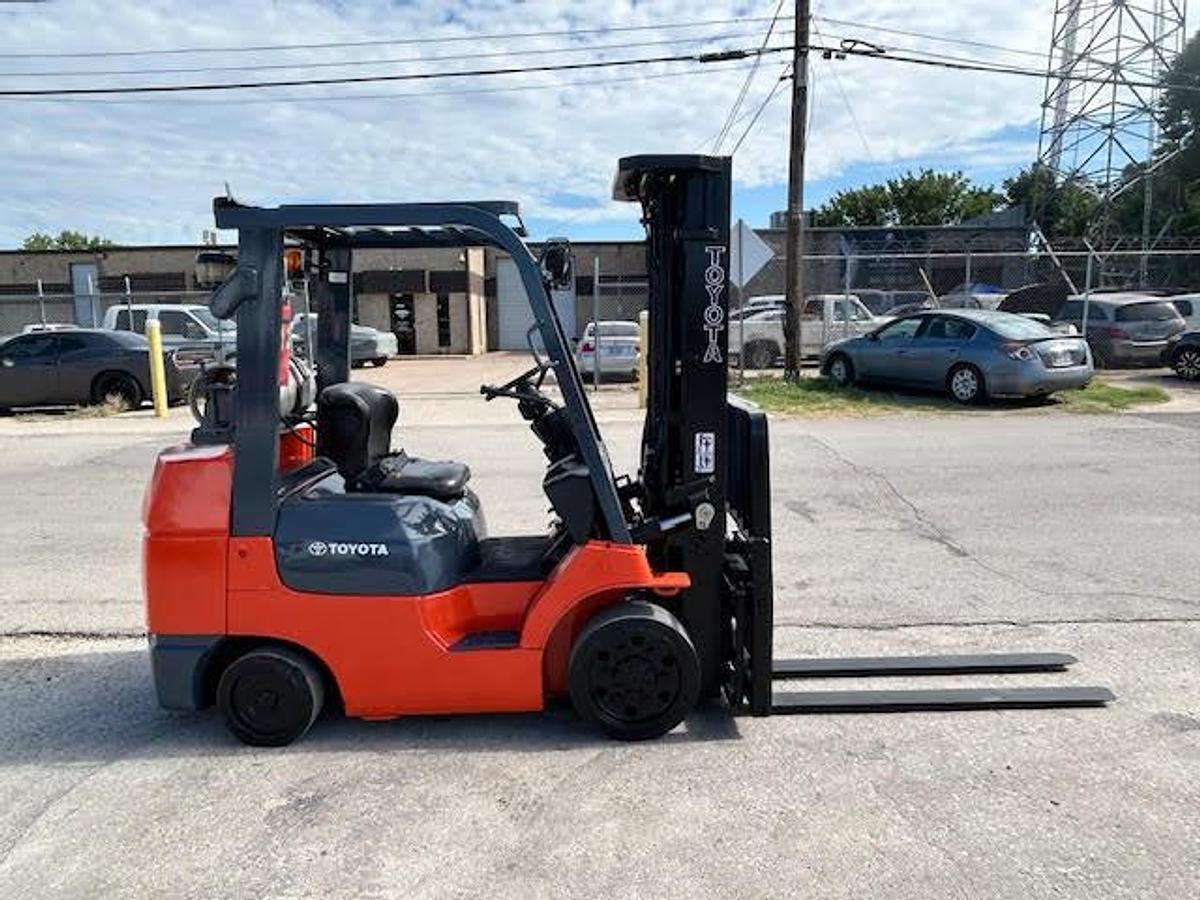 Used 2001 Toyota 7FGCU32