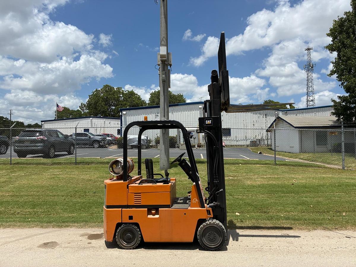 Used 1990 CATERPILLAR TC60DSA