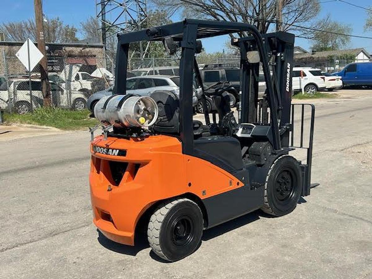 Used 2020 Doosan G25N-7  5000LBS