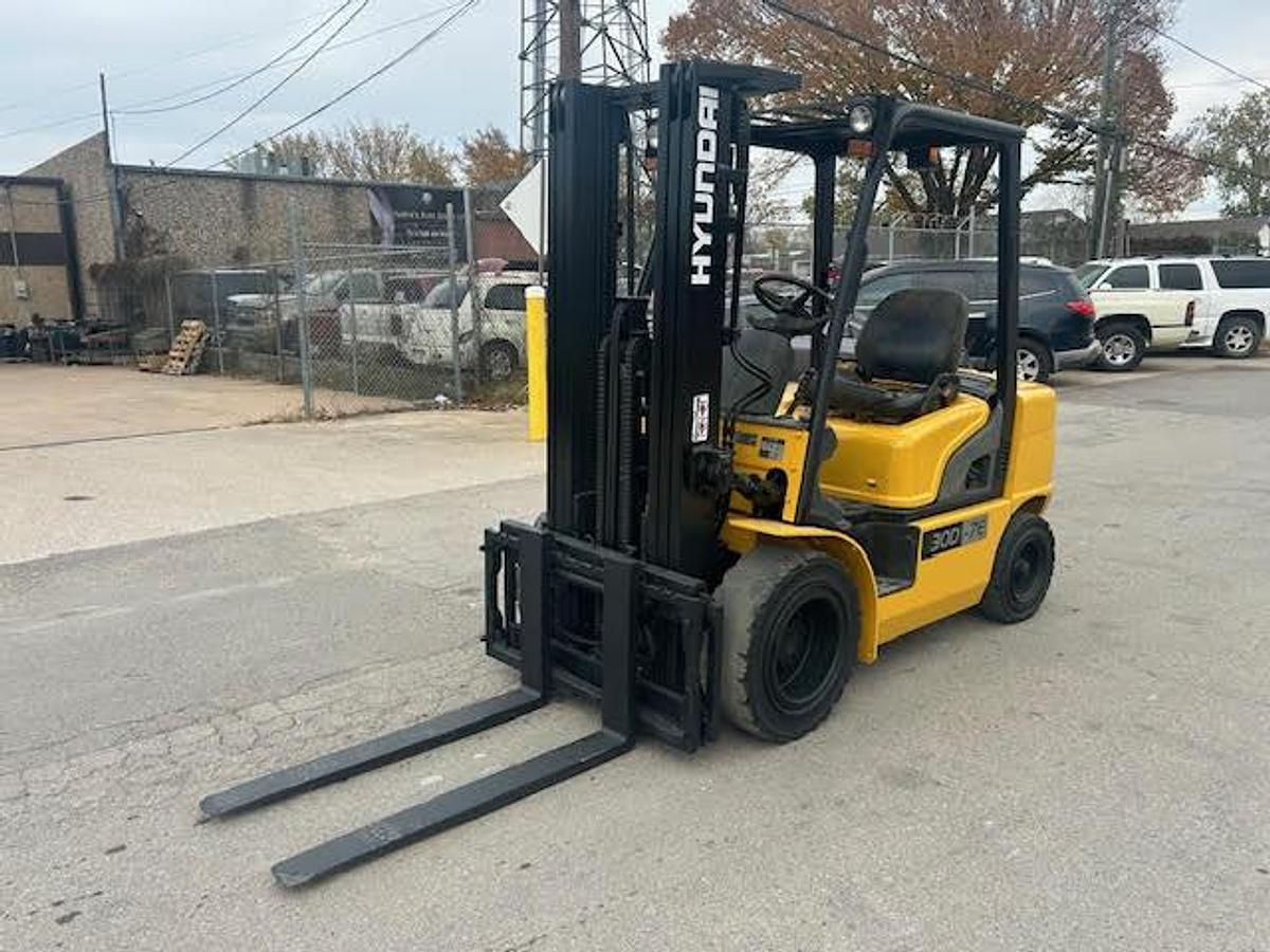 Used 2014 Hyundai 30D-7E