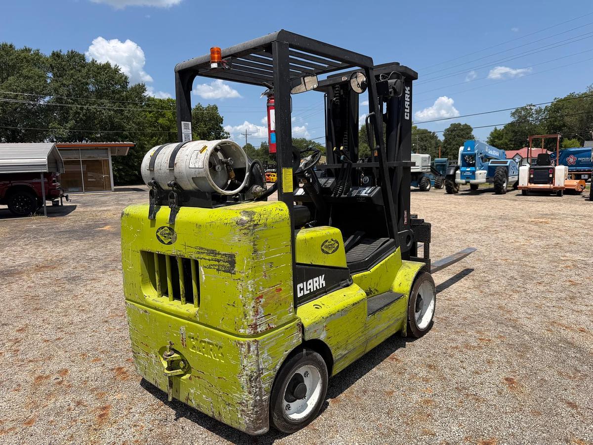 Used 2005 CLARK CGC40L