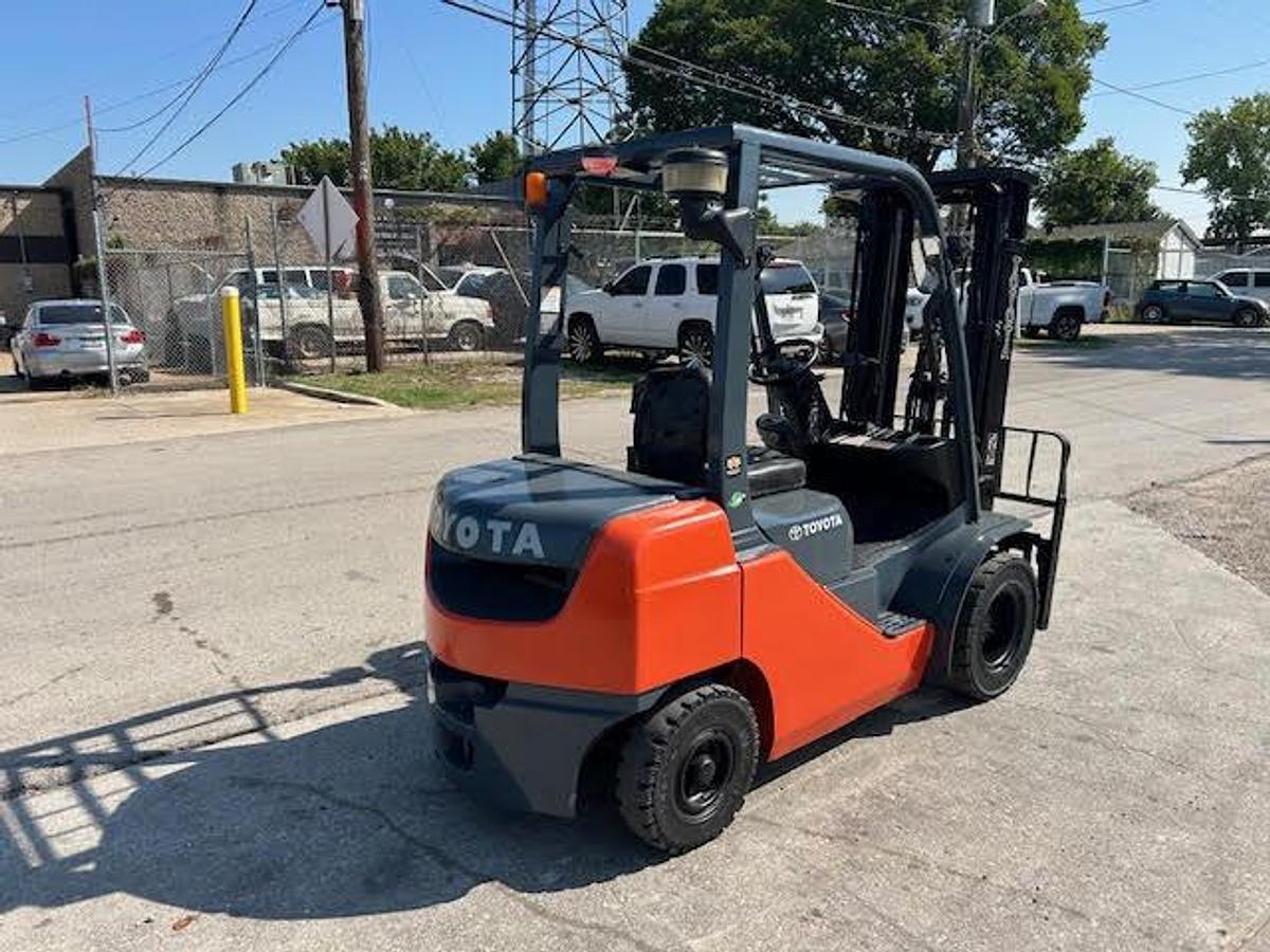 Used 2017 Toyota 8FGU25