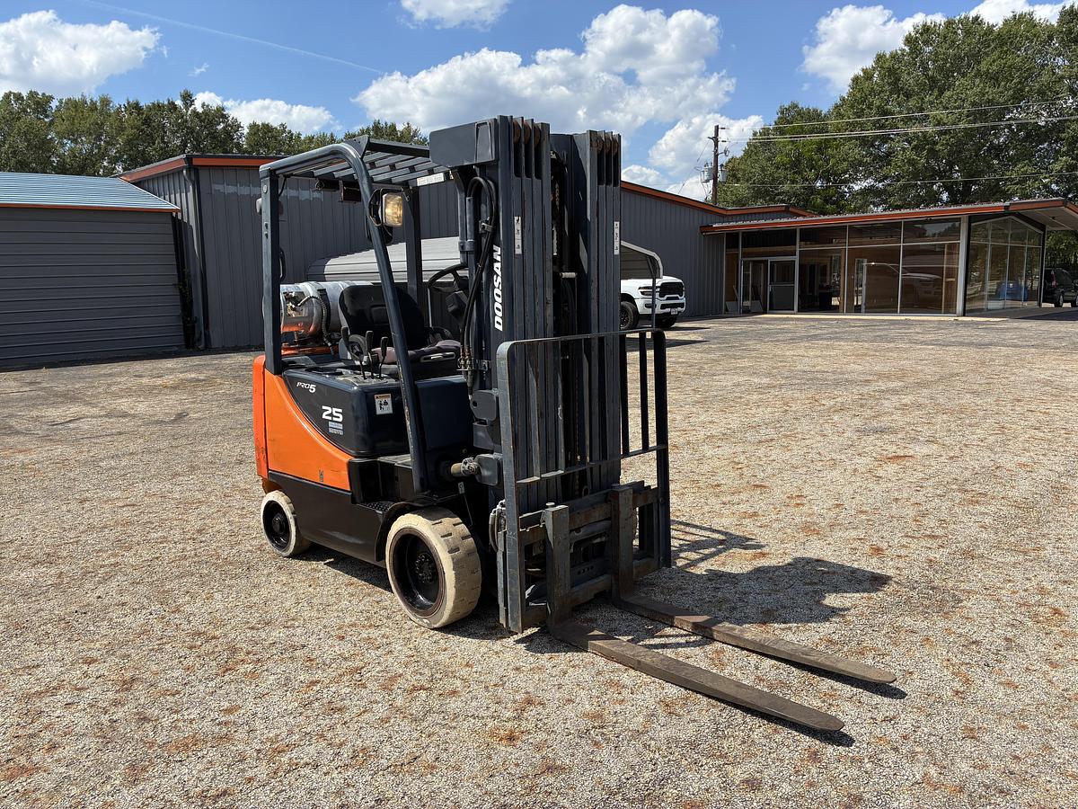 Used 2012 Doosan GC25P-5