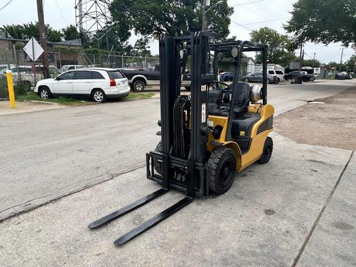 Used 2011 CAT 2P5000