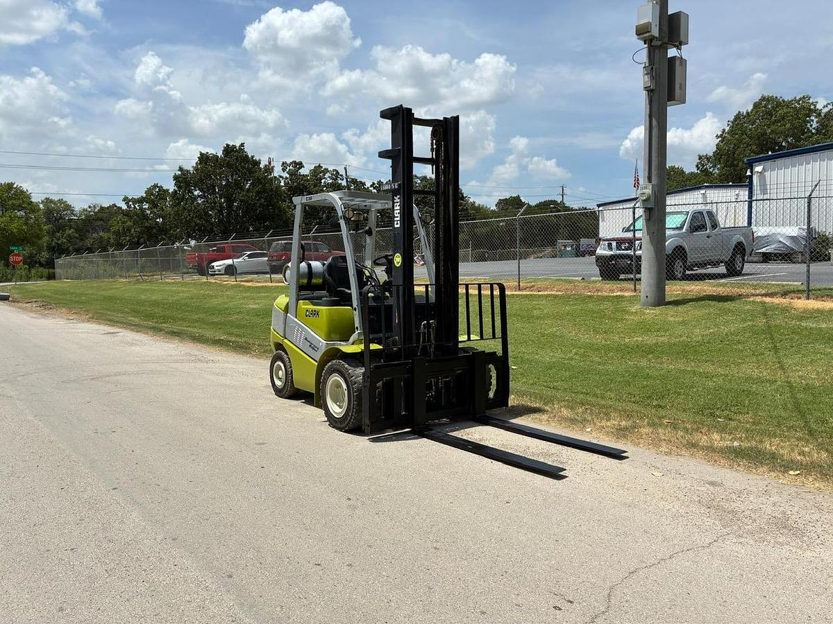 Used 2017 CLARK C30L