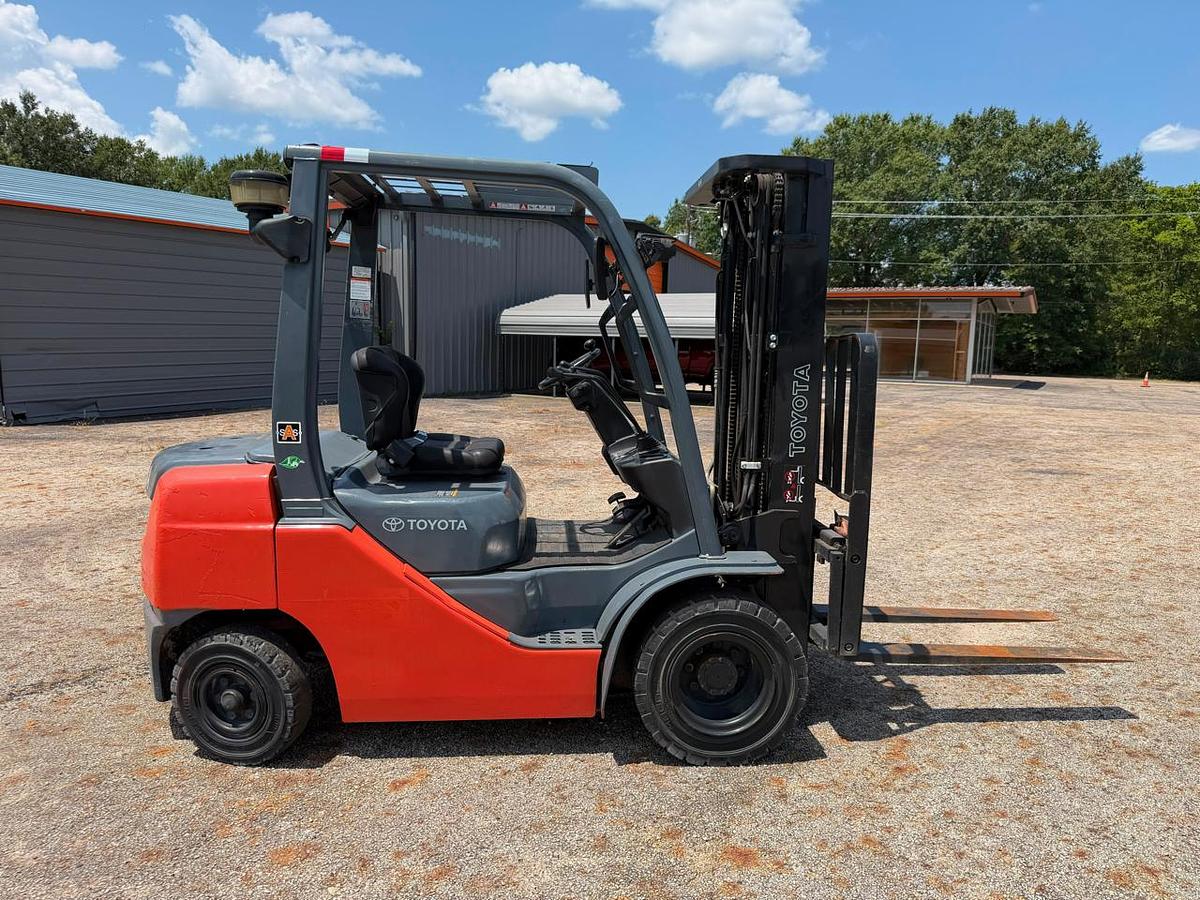 Used 2019 TOYOTA 8FGU25