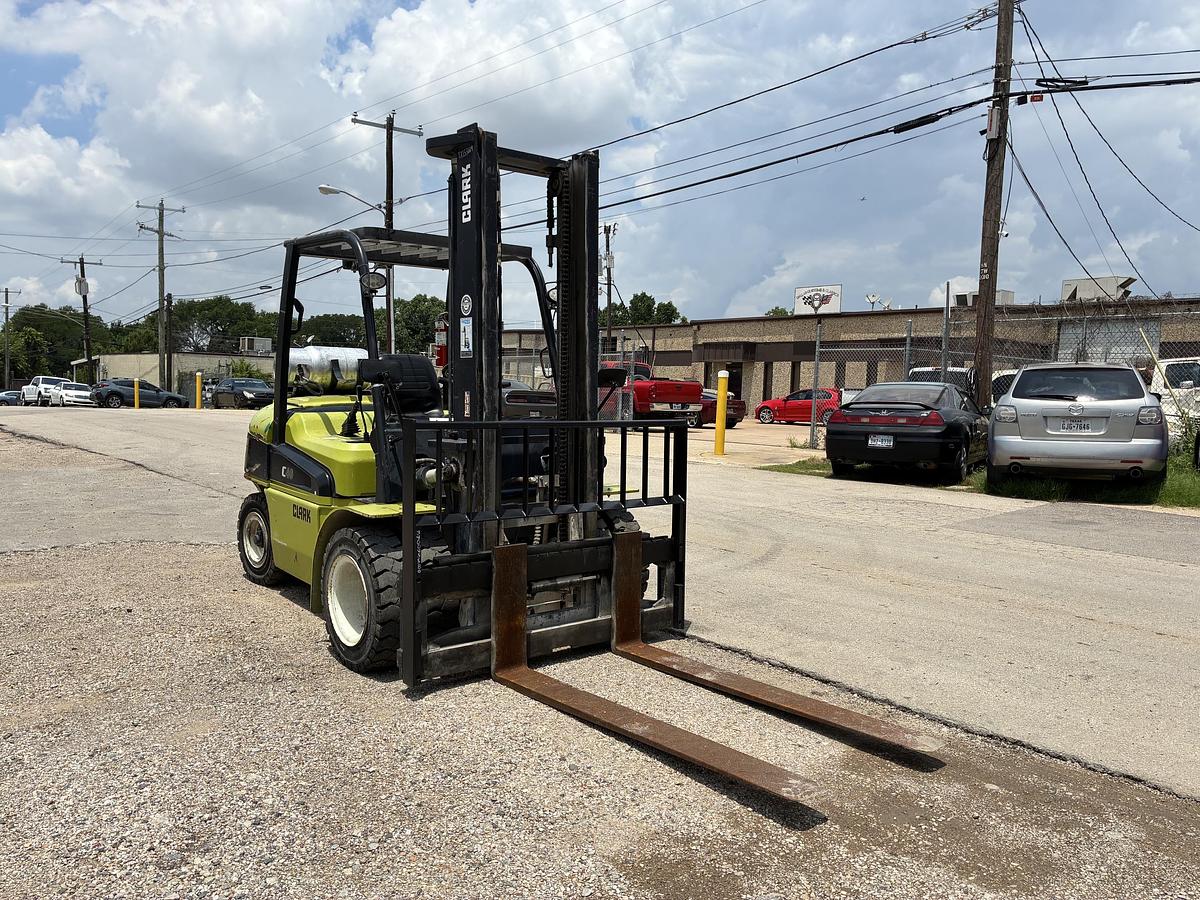 Used 2017 CLARK C40L 8000 LBS