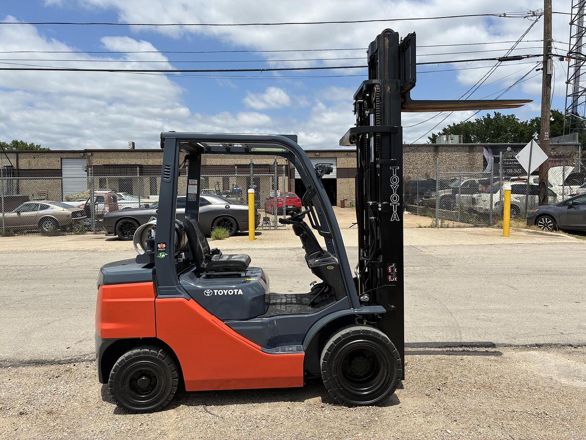 Used 2024 TOYOTA 50-8FGU25
