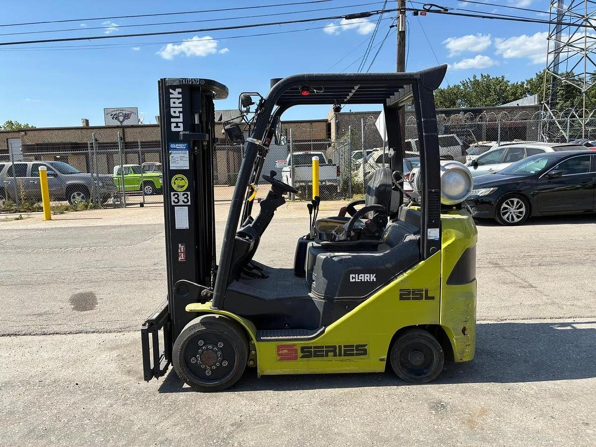 Used 2021 CLARK S25CL