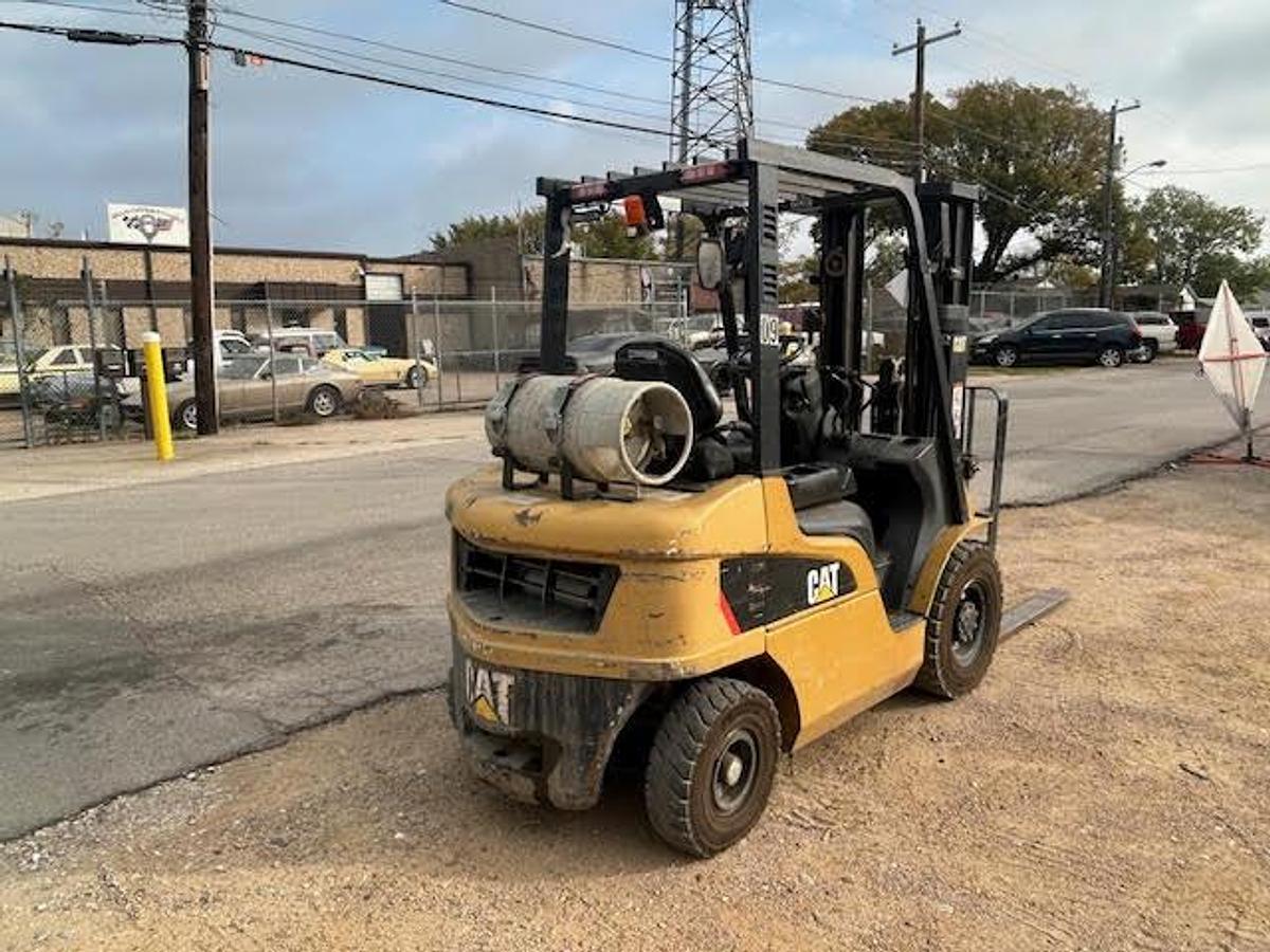 Used 2021 CAT GP25N 5000LBS