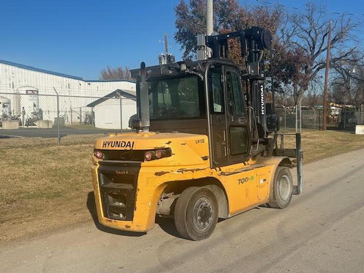 Used 2020 Hyundai 70D-9 15,500LBS