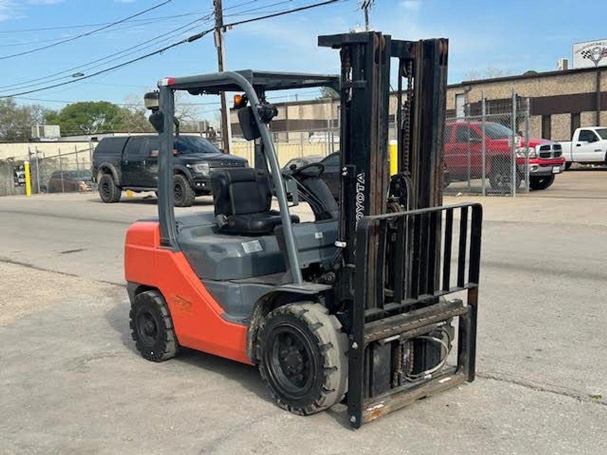 Used 2017 Toyota 8FDU30