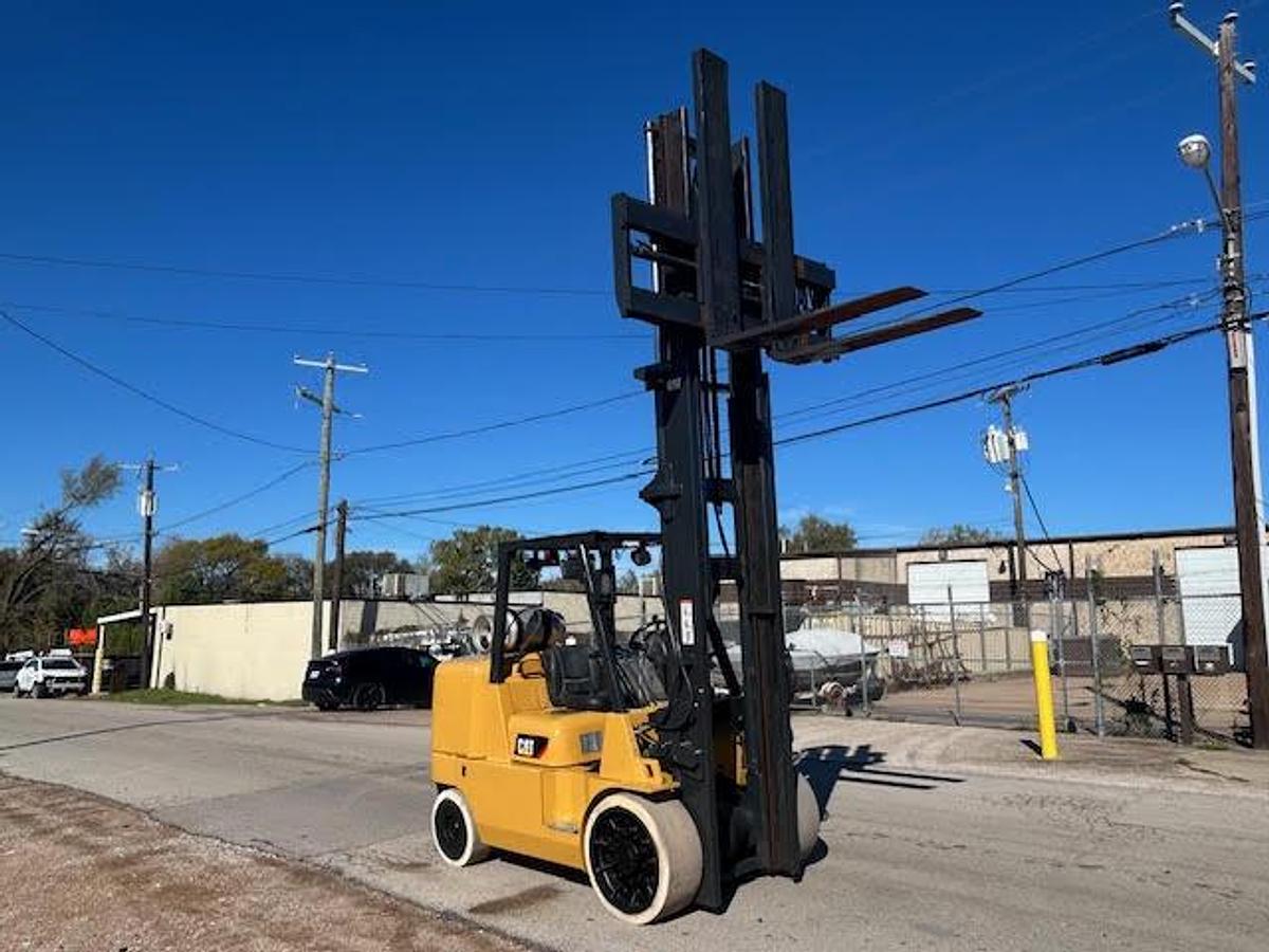 Used CAT GC70K 15,000LBS