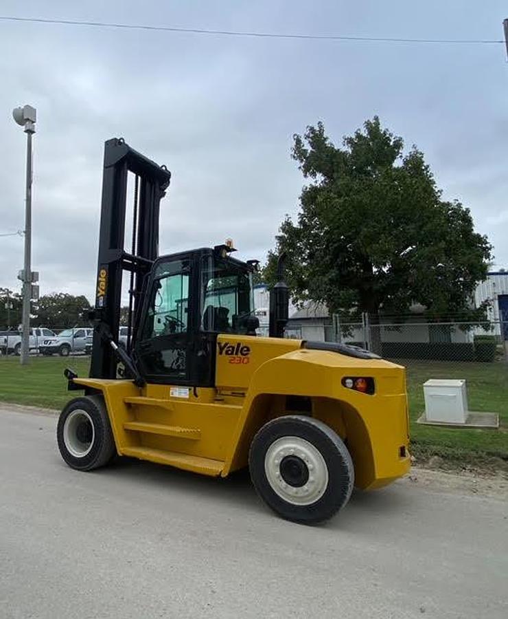 Used 2014 Yale GDP230DCECDV176