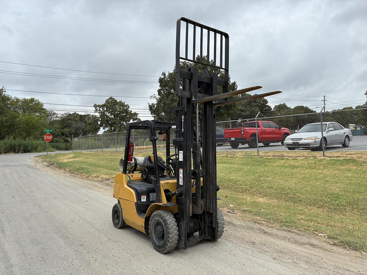 Used CAT FG25N