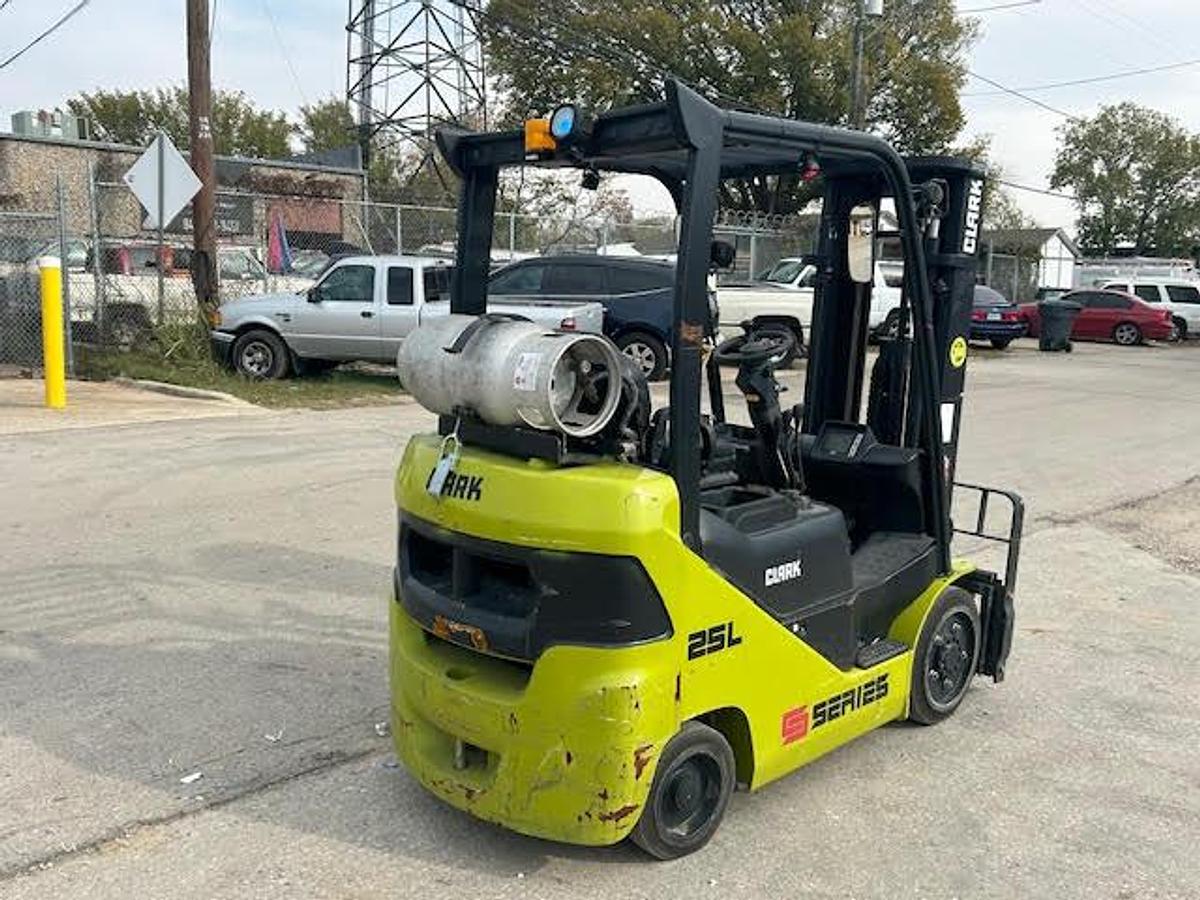 Used 2021 CLARK S25CL