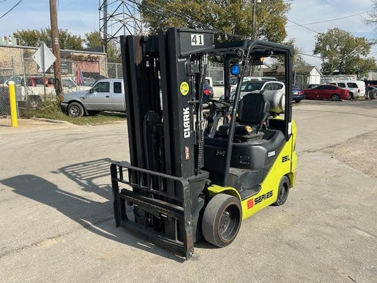 Used 2021 CLARK S25CL