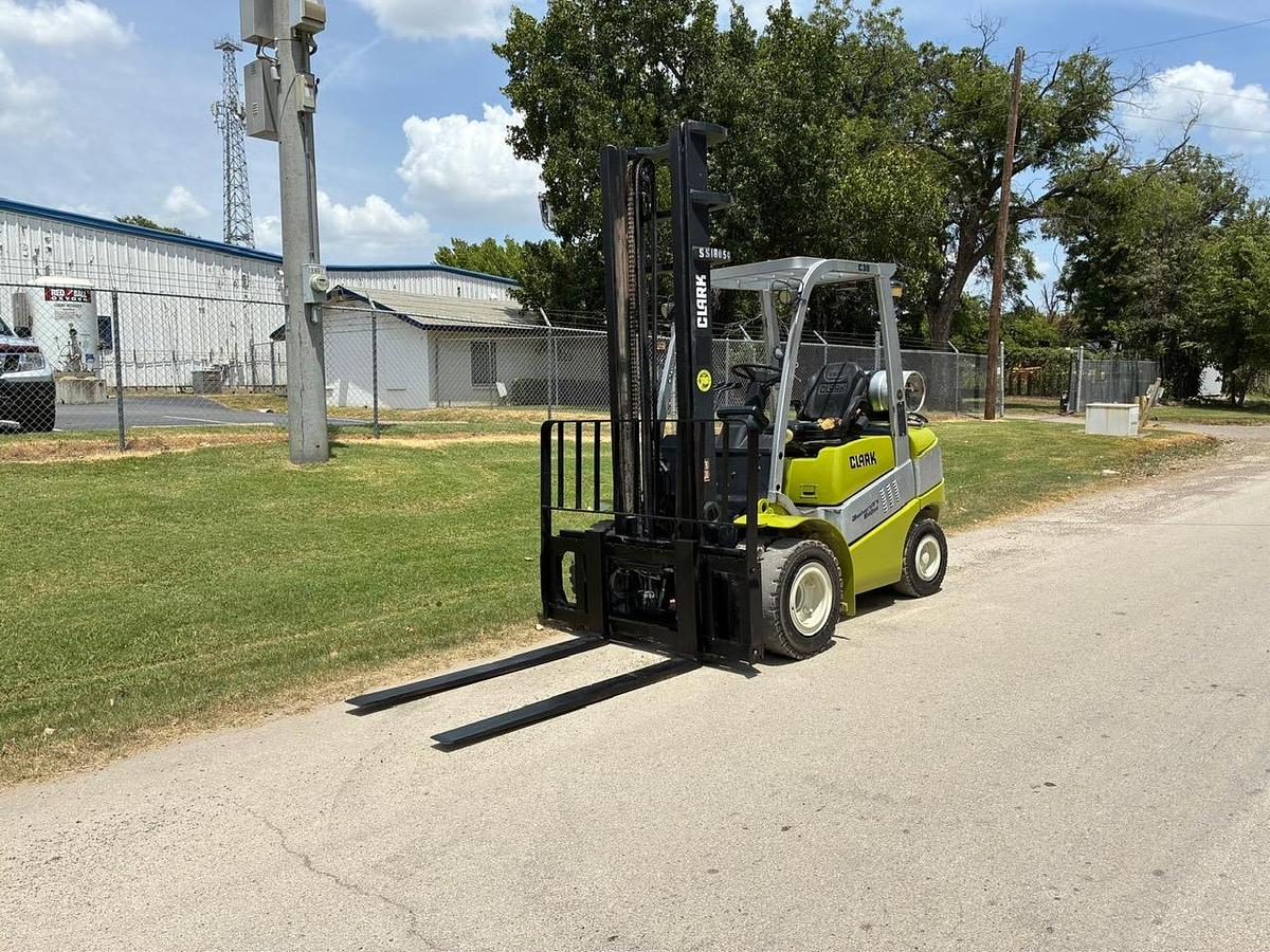 Used 2017 CLARK C30L