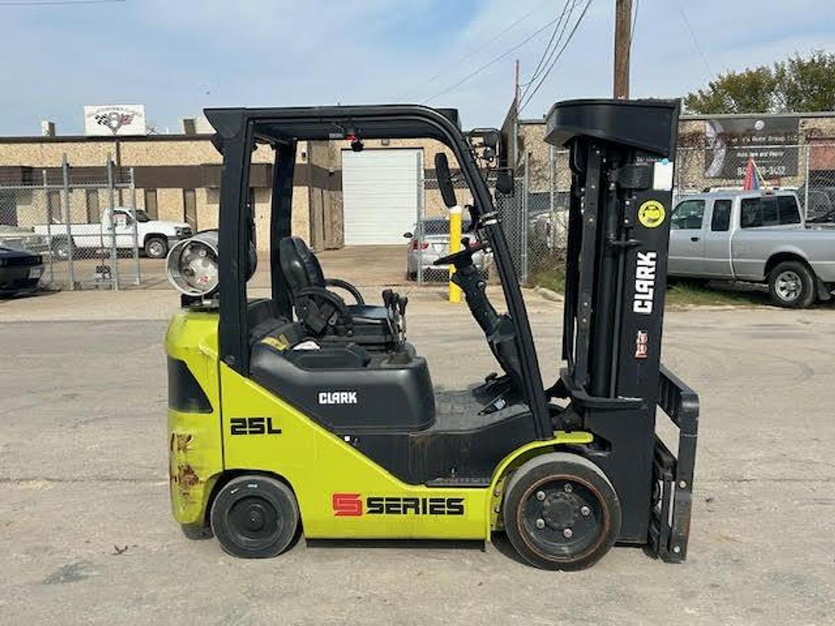 Used 2021 CLARK S25CL