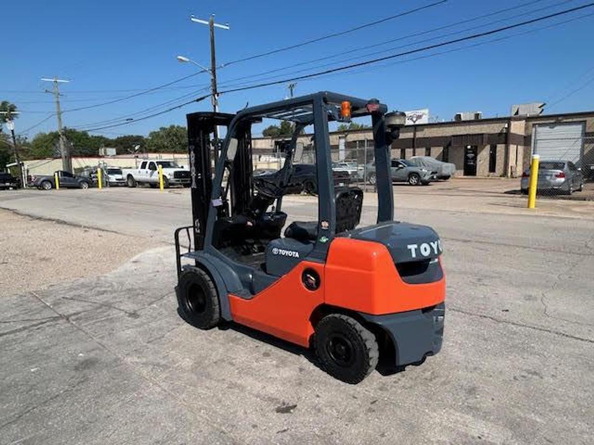 Used 2017 Toyota 8FGU25
