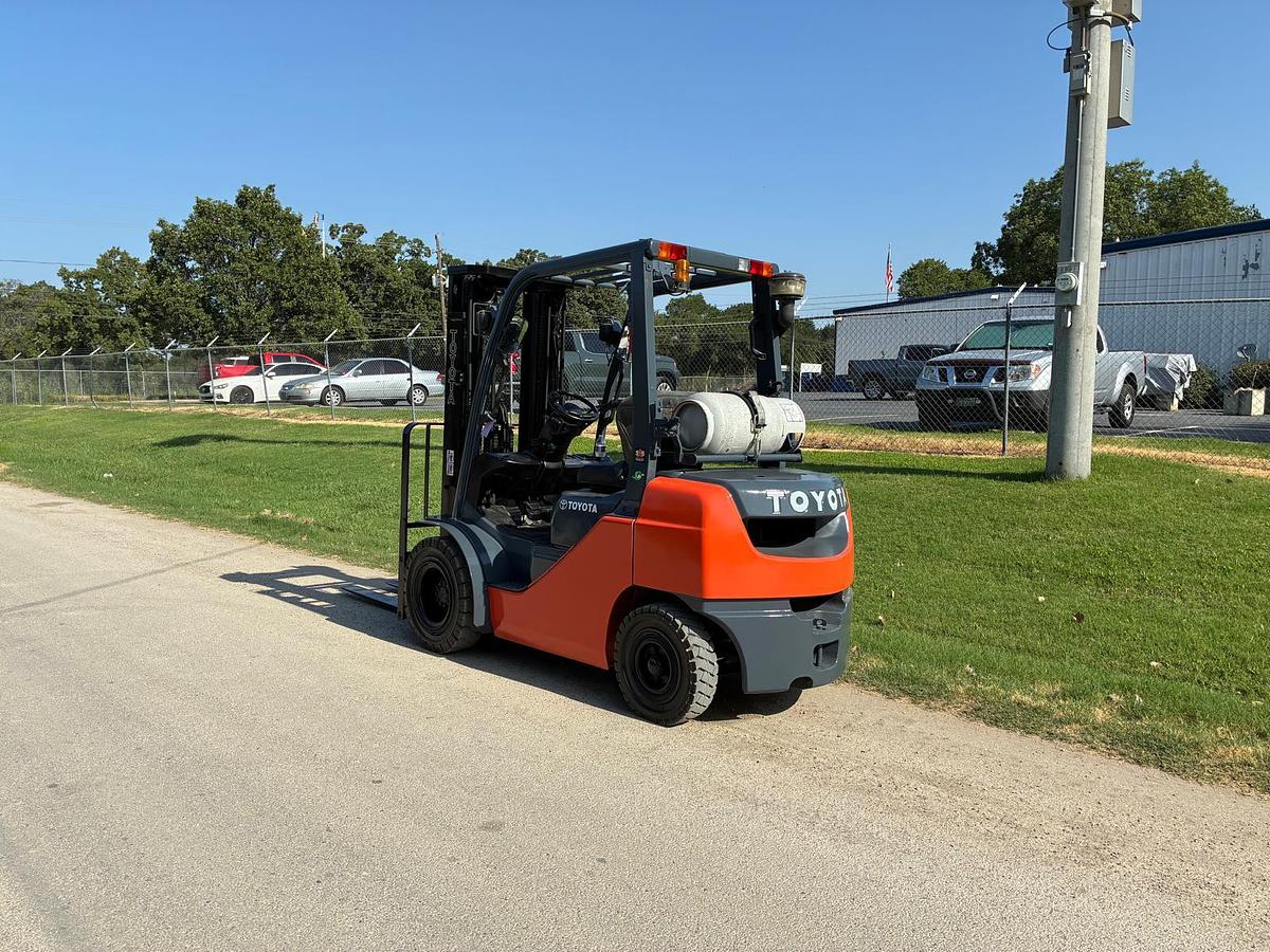 Used 2019 TOYOTA 8FGU25