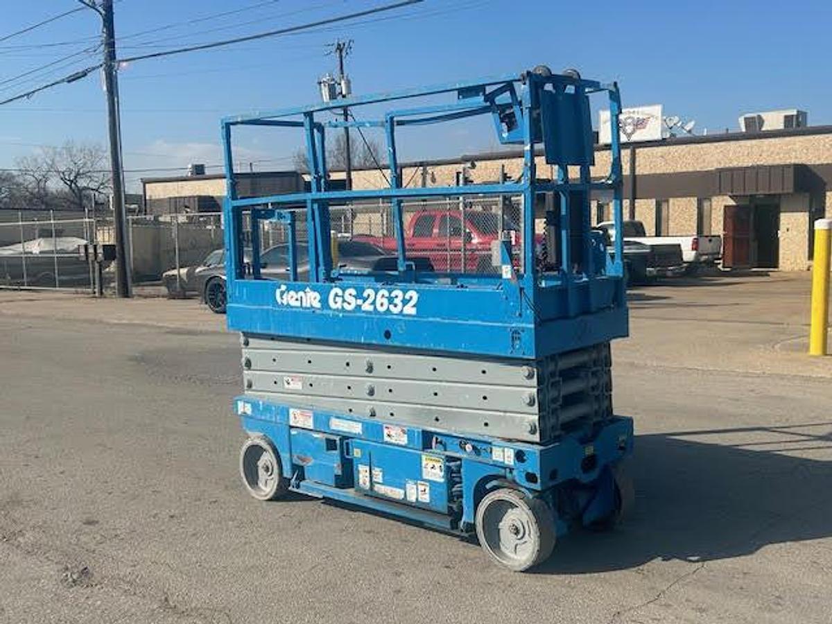 Used 2004 GENIE GS2632