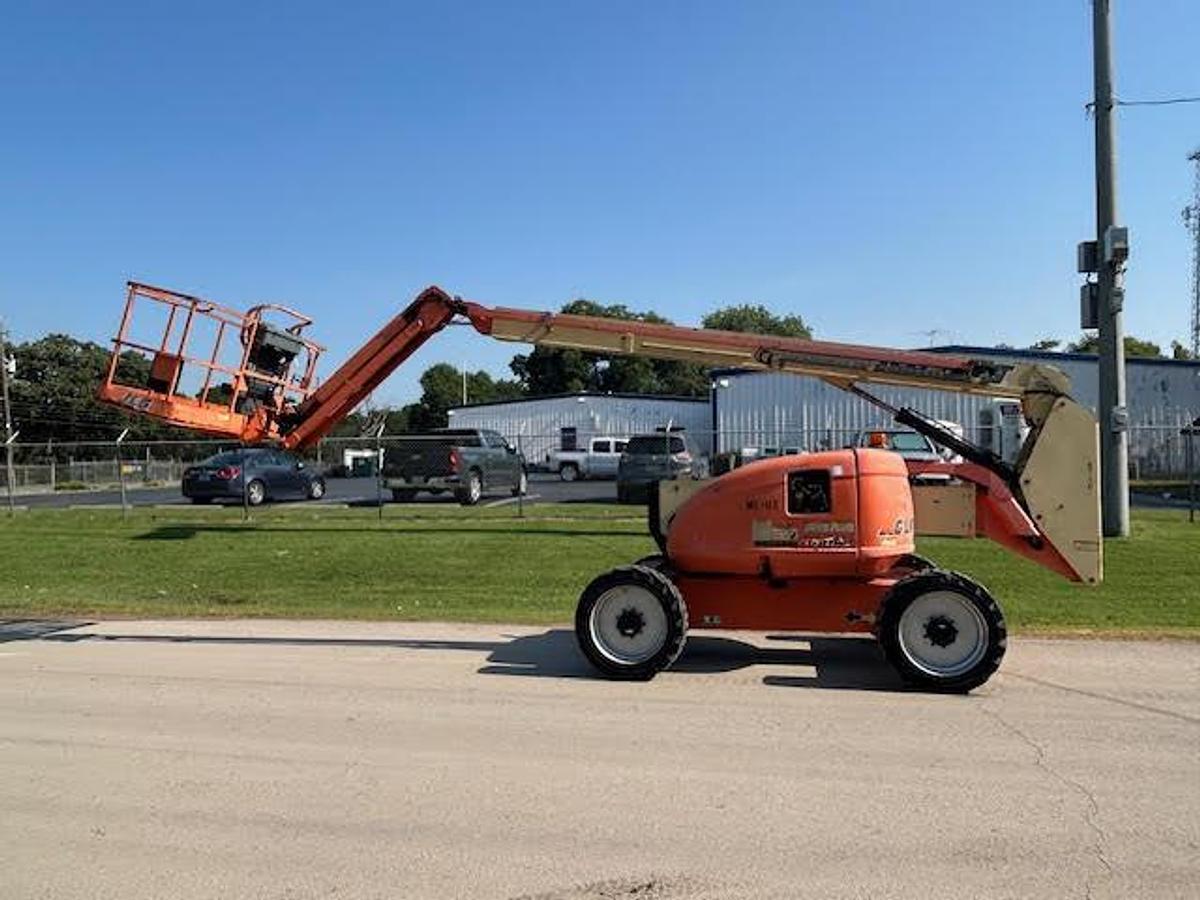 Used 2011 JLG 600AJ