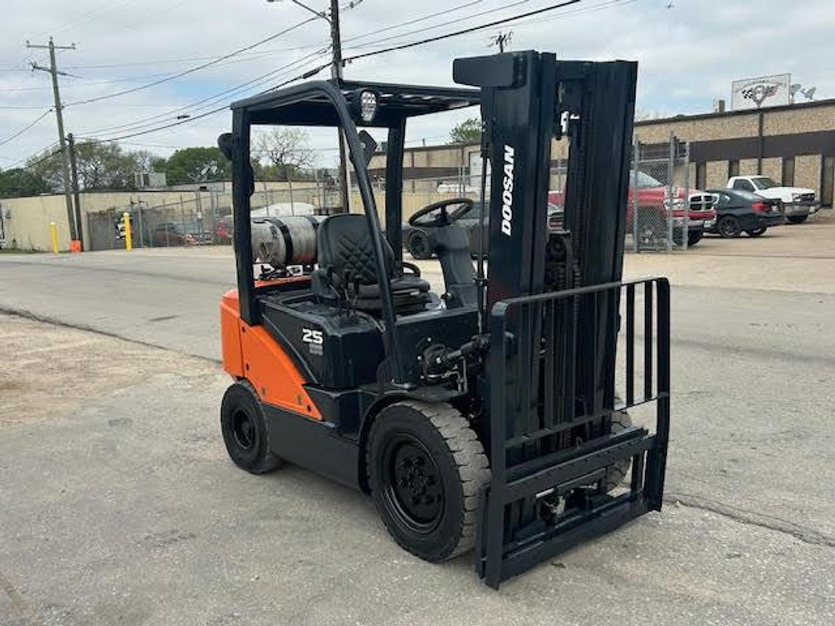 Used 2020 Doosan G25N-7