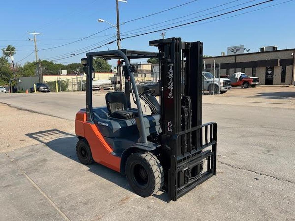 Used 2017 Toyota 8FDU25