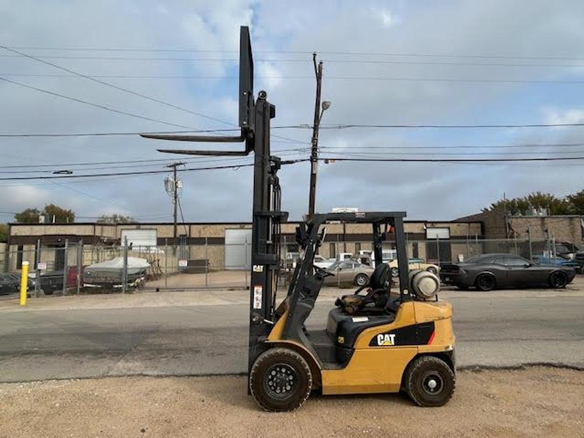 Used 2021 CAT GP25N 5000LBS