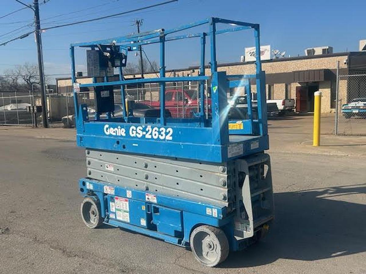 Used 2004 GENIE GS2632