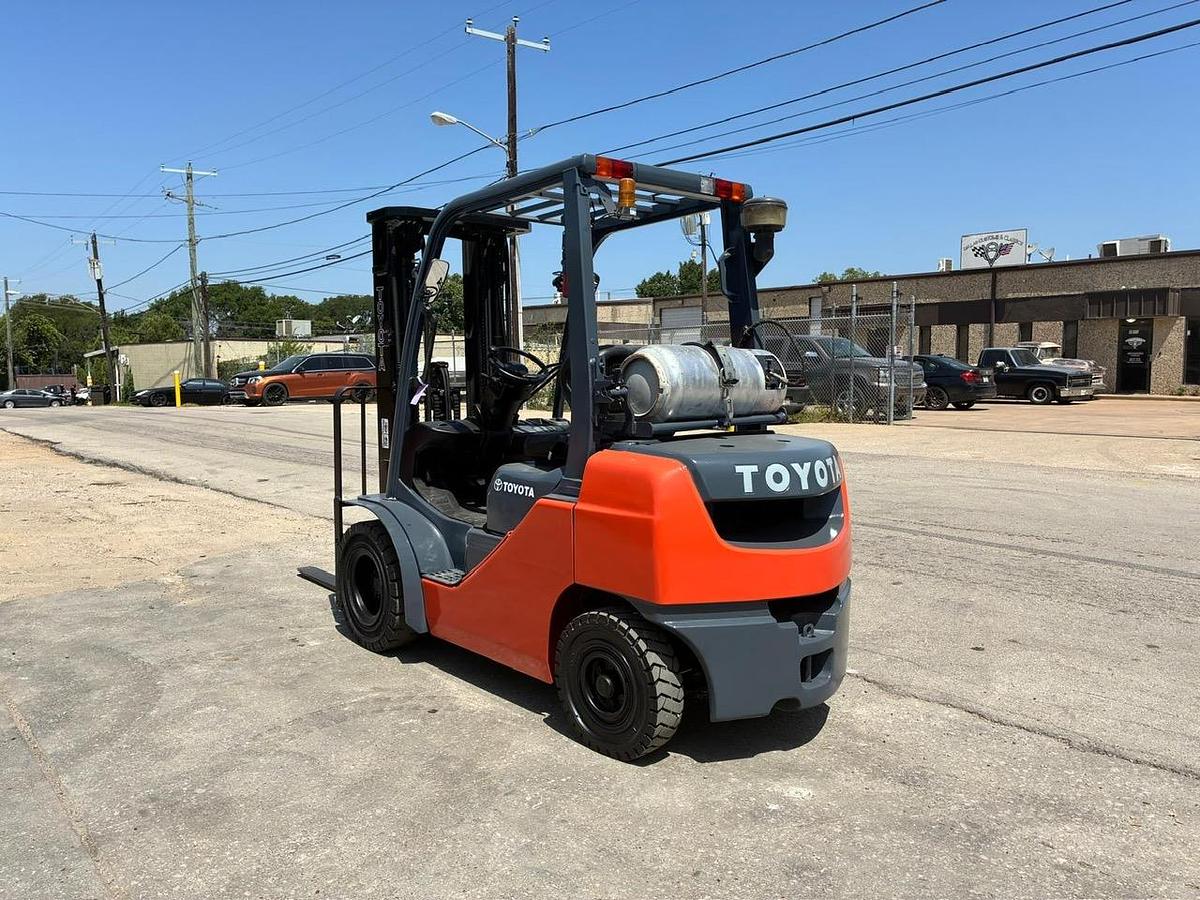 Used 2019 TOYOTA 8FGU25