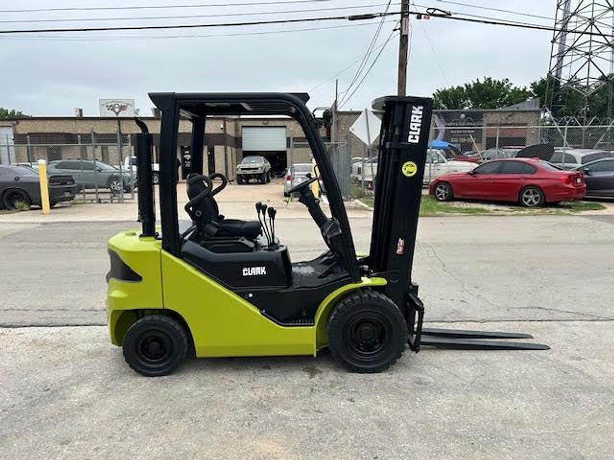 Used 2020 CLARK S25D