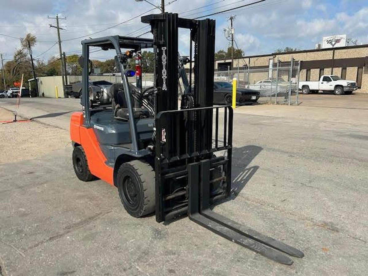 Used 2019 Toyota 8FGU30 6000LBS