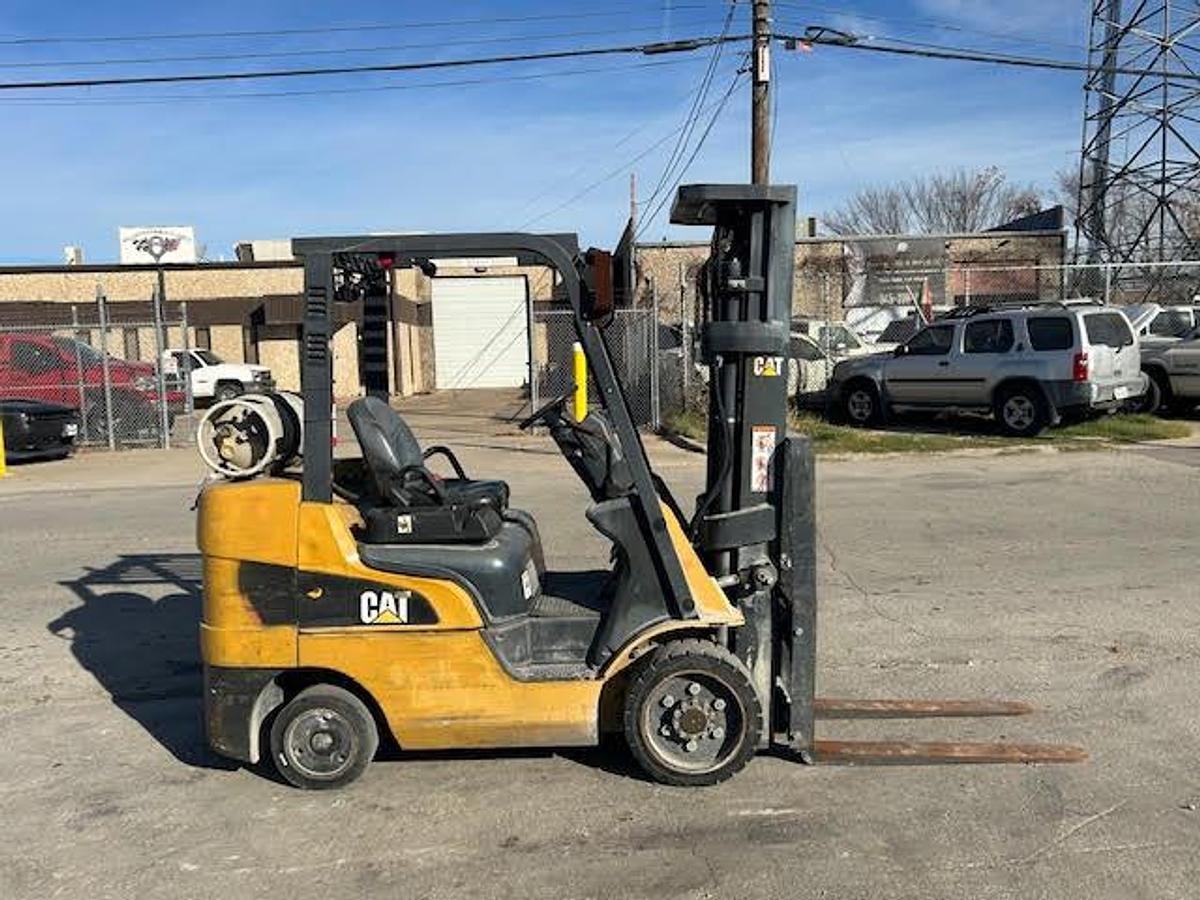 Used 2017 CAT 2C6000  6000LBS