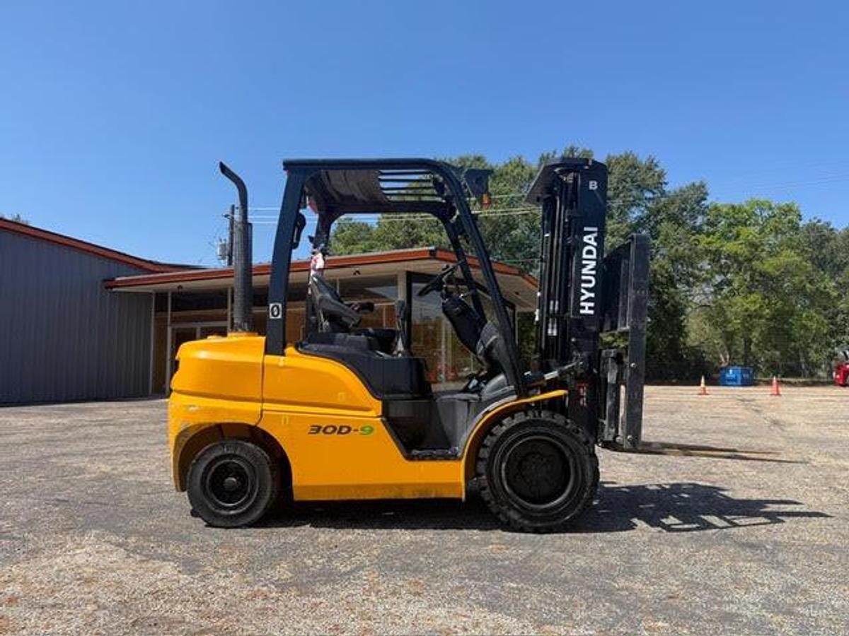 Used 2020 Hyundai 30D-9