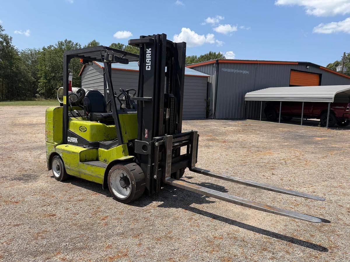 Used 2005 CLARK CGC40L
