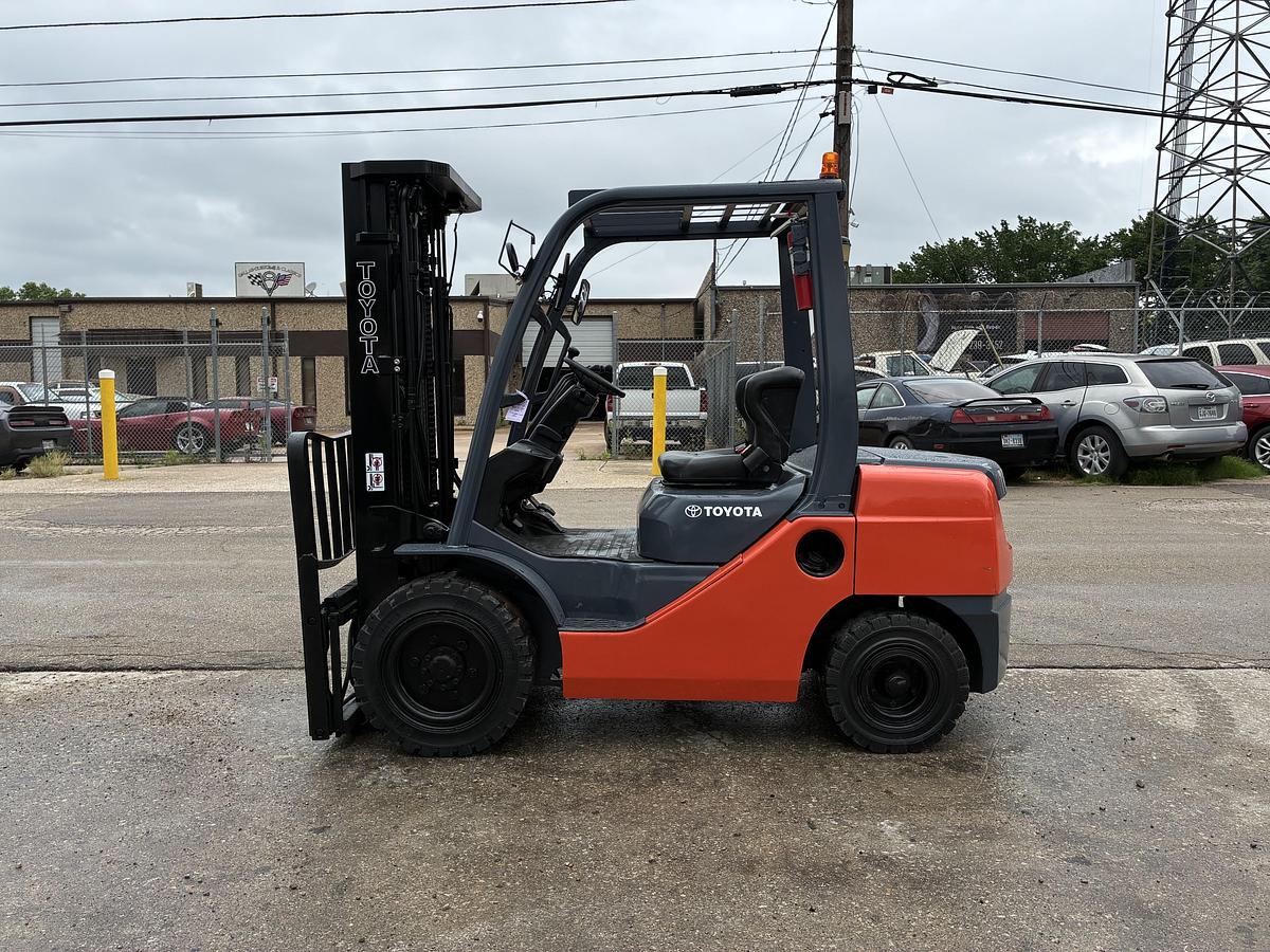 Used 2011 Toyota 8FDU30