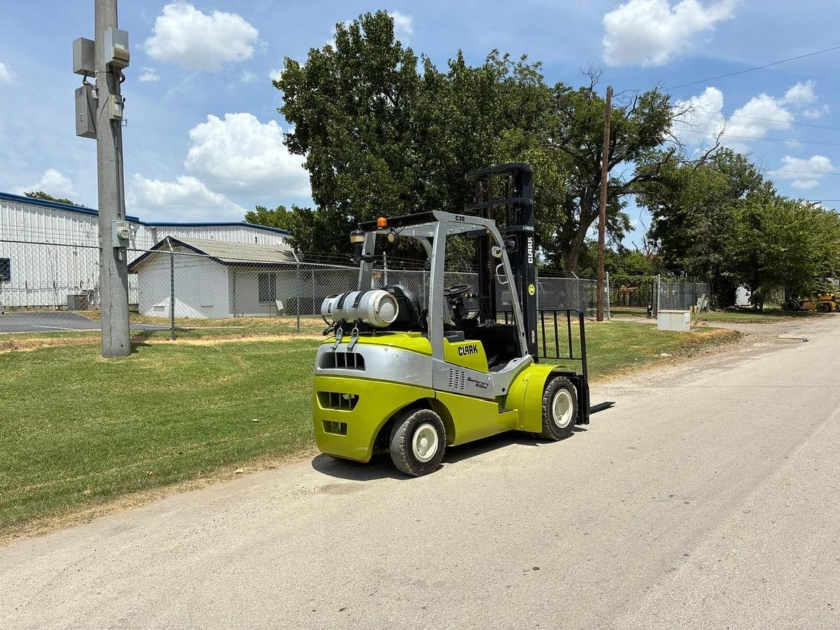 Used 2017 CLARK C30L