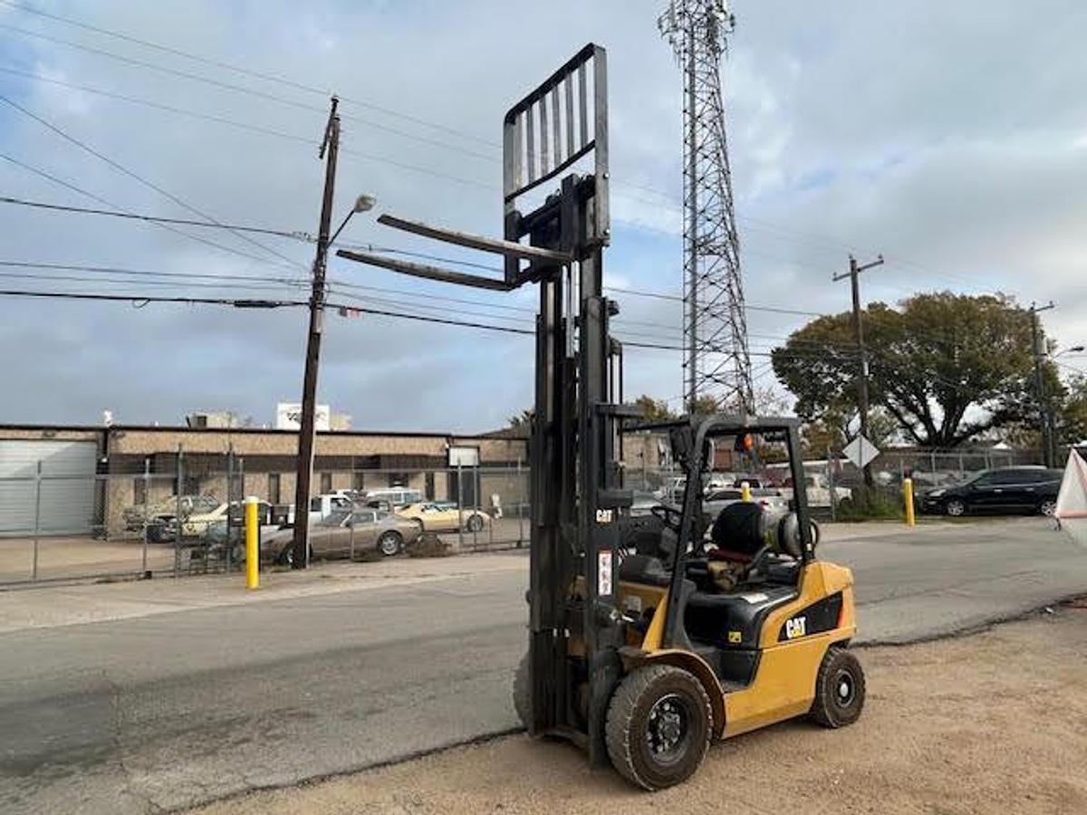 Used 2021 CAT GP25N 5000LBS