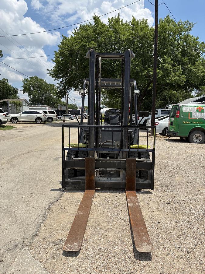 Used 2017 CLARK C40L 8000 LBS