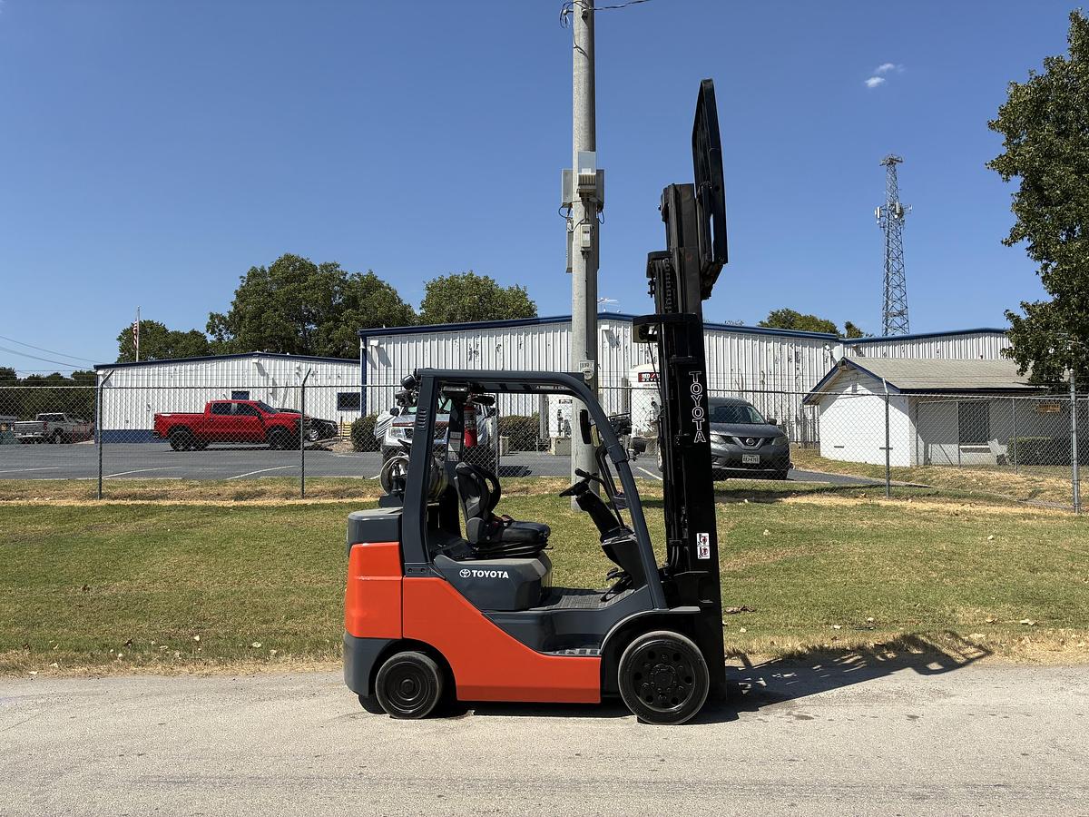 Used 2021 TOYOTA 8FGCU30 6000 LBS