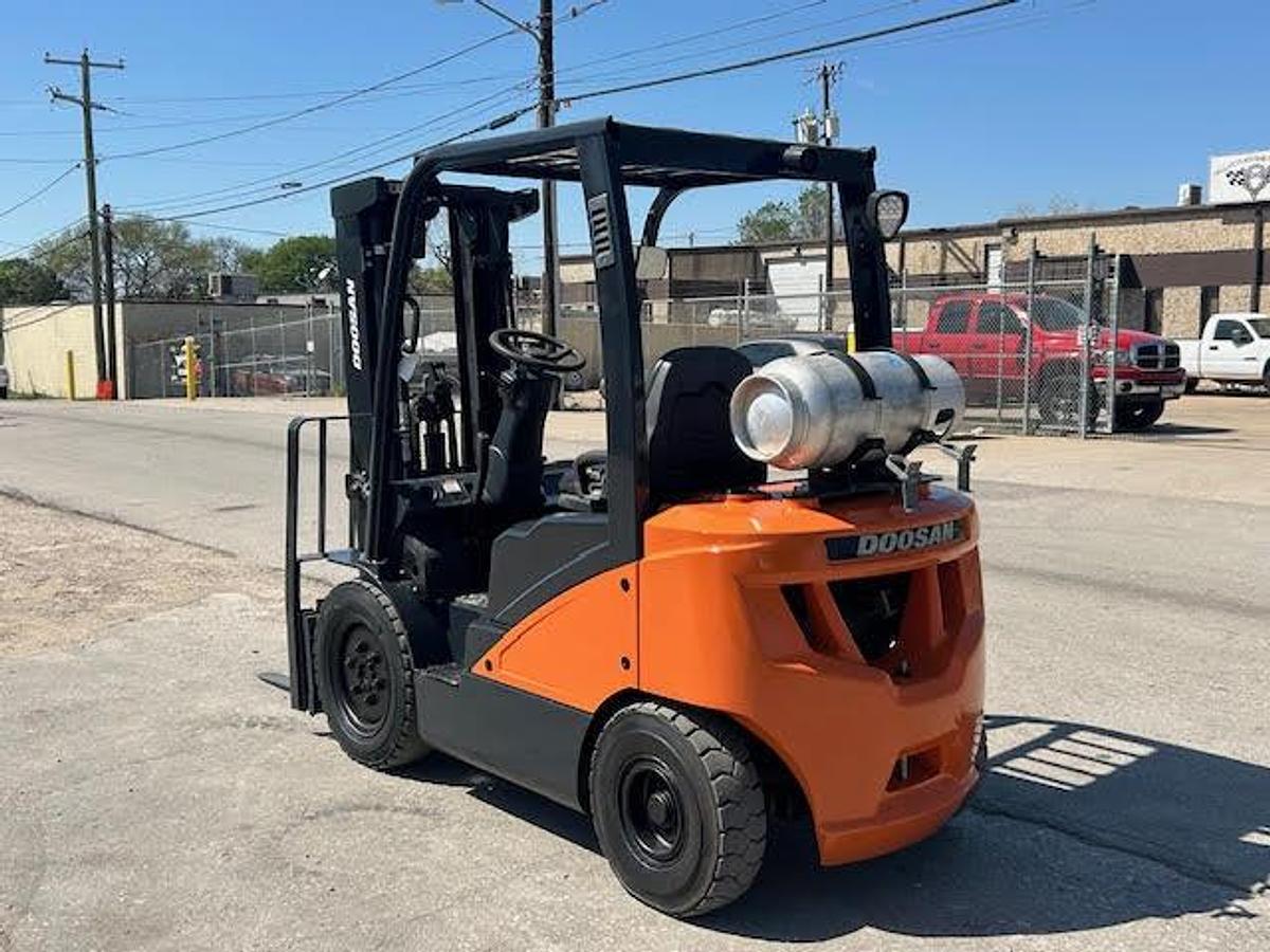 Used 2020 Doosan G25N-7  5000LBS