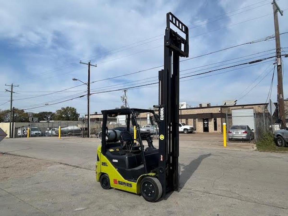 Used 2021 CLARK S25CL