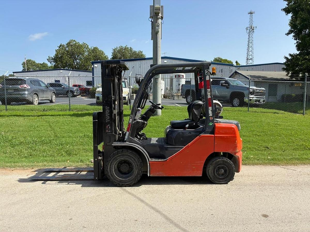 Used 2018 TOYOTA 8FGU25