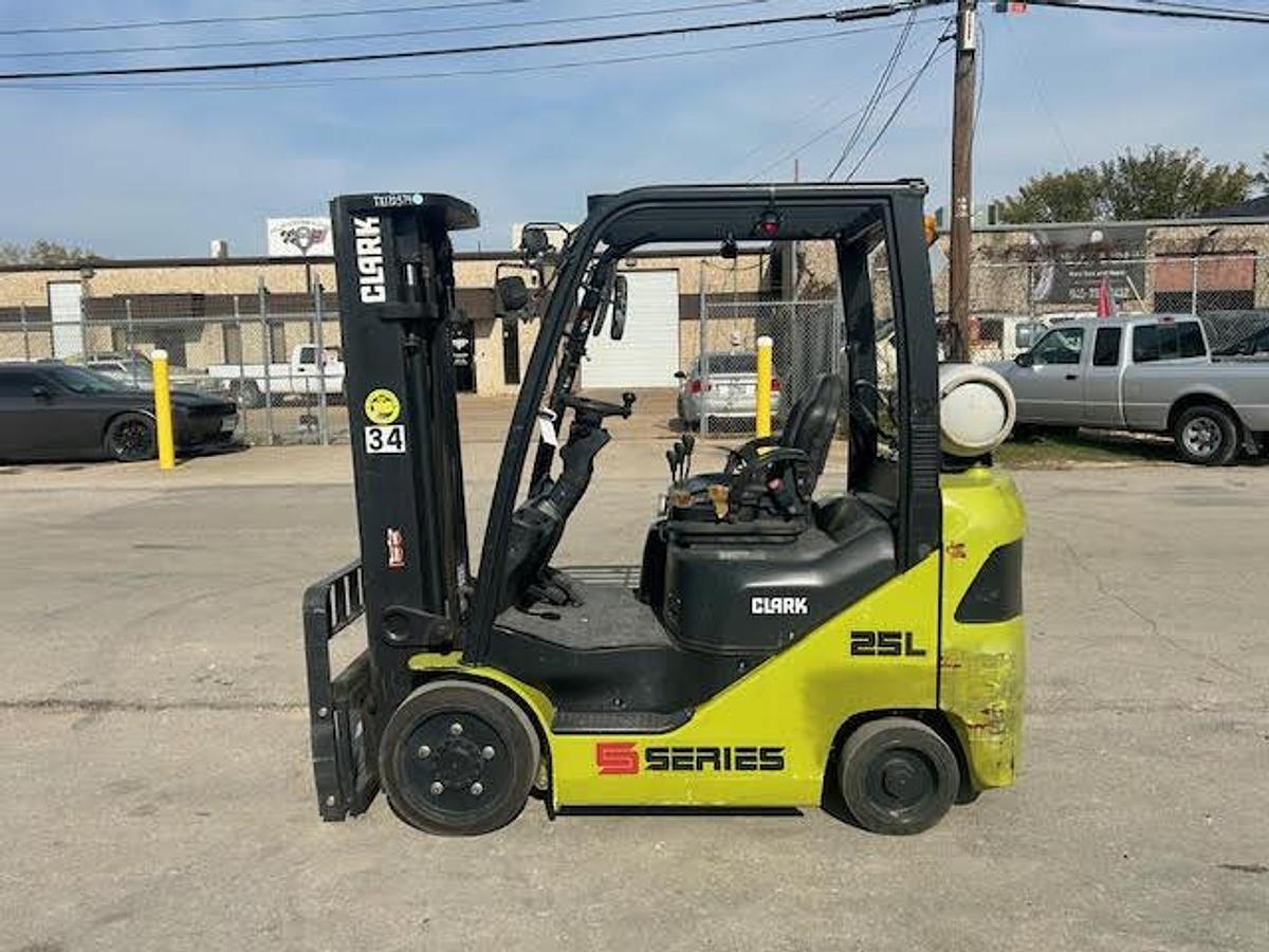 Used 2021 CLARK S25CL