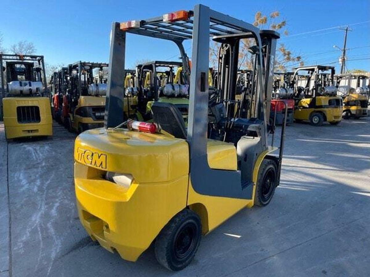 Used 2006 TCM FG25T7G