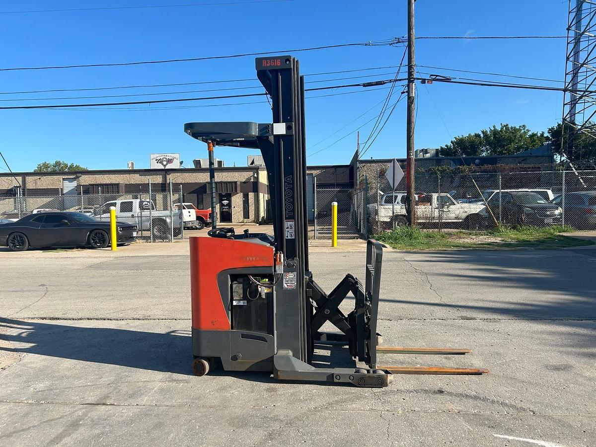 Used 2014 Toyota 8BRU18