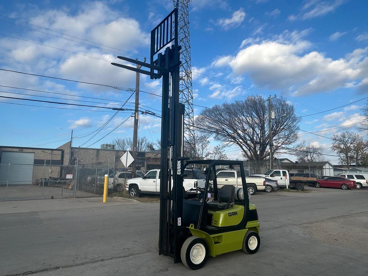 Used 2012 CLARK CQ25