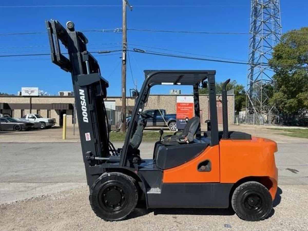 Used 2015 Doosan D45S-7
